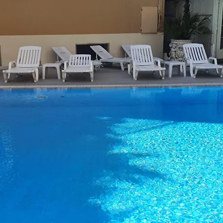 Bruna Ξενοδοχείο